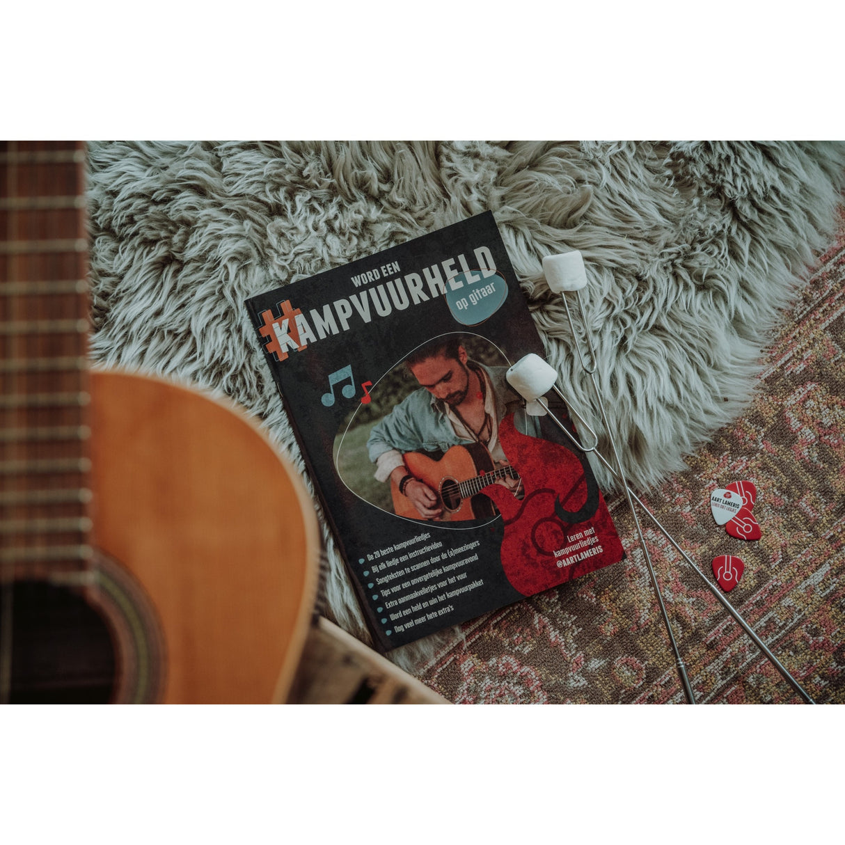 Kampvuurheld gitaarboek van Aart Lameris – 20 nummers + tips voor de perfecte kampvuuravond