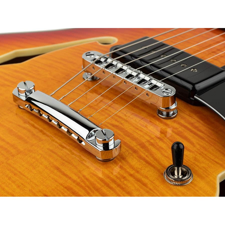 Sire Guitars H7V/CS Elektrische archtop gitaar met P90s cherry sunburst
