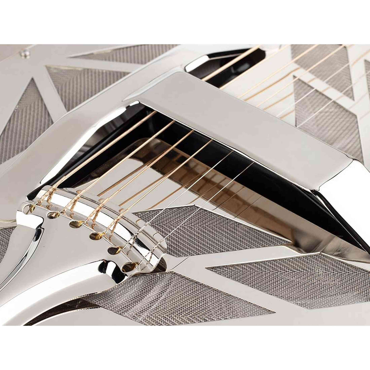 Royall TMP14CSC/NI Tampa Cut SC Tricone Resonator 14-Fret – Bell Brass, Nickel, Lipstick PU, Softcase