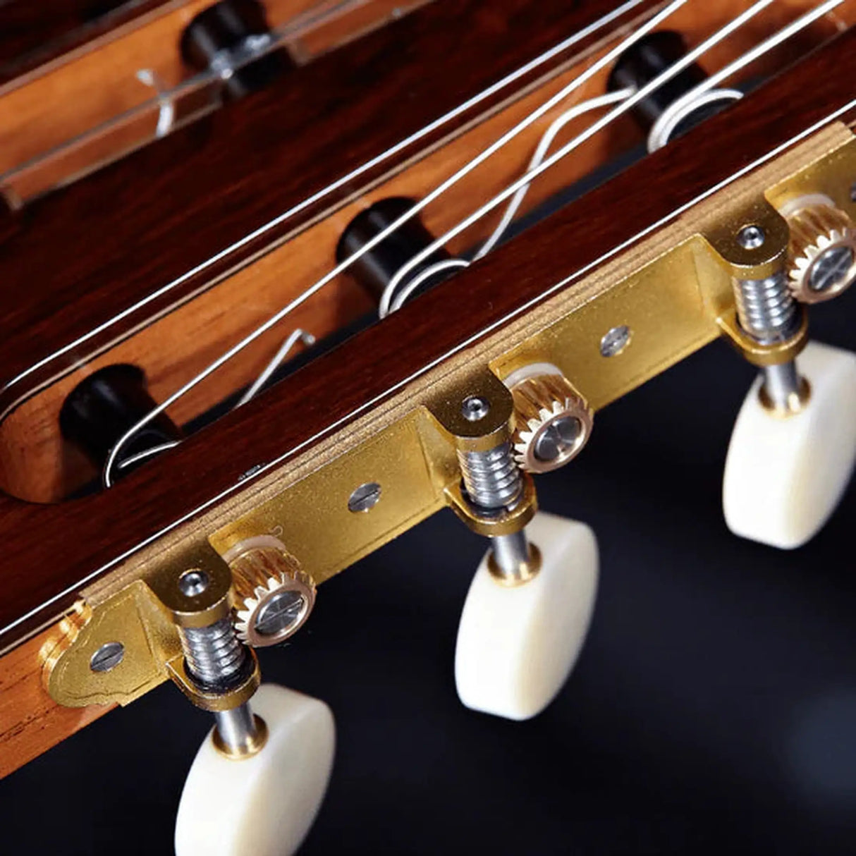 Alhambra José Miguel Moreno Serie C concertgitaar, massief ceder, massief Indiaas palissander