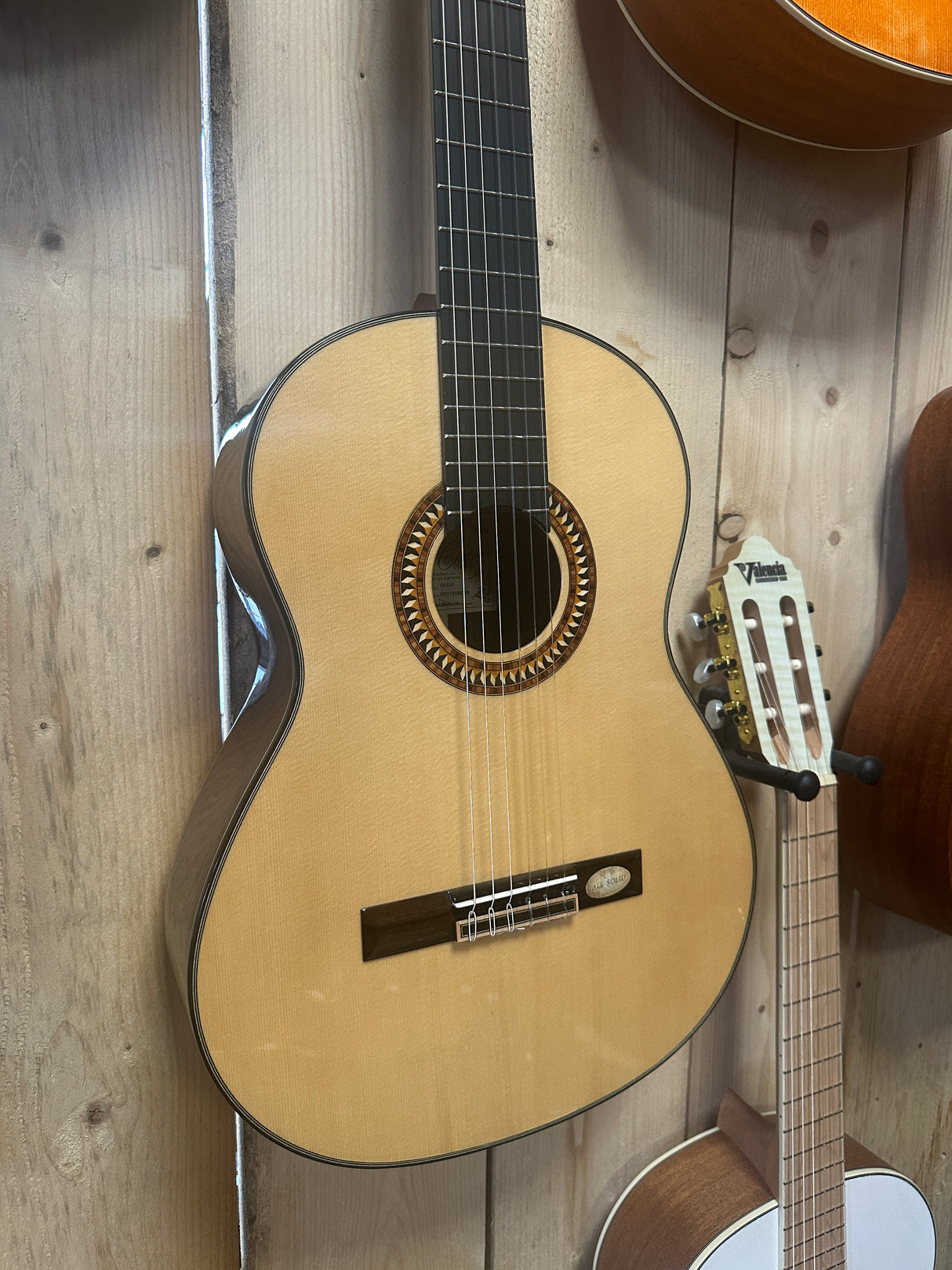 B-stock Salvador Cortez CS-110 – Klassieke gitaar met massief spruce bovenblad en palissander zij- en achterkant kopie