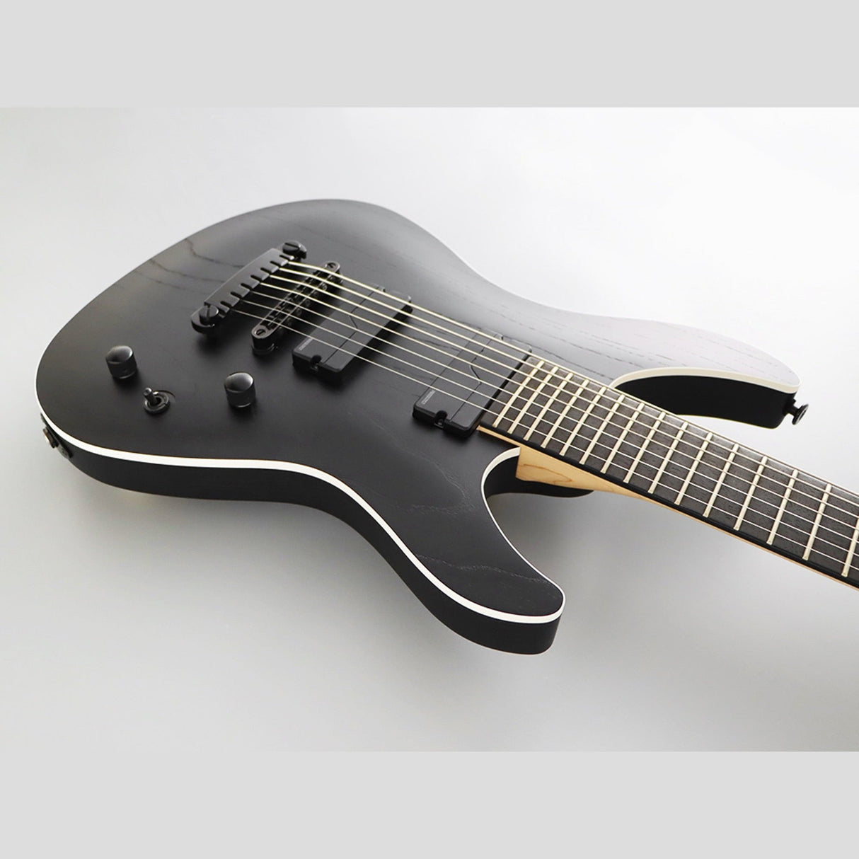 FGN J-Standard Mythic elektrische gitaar Open Pore Black 7-snarig Fishman Fluence