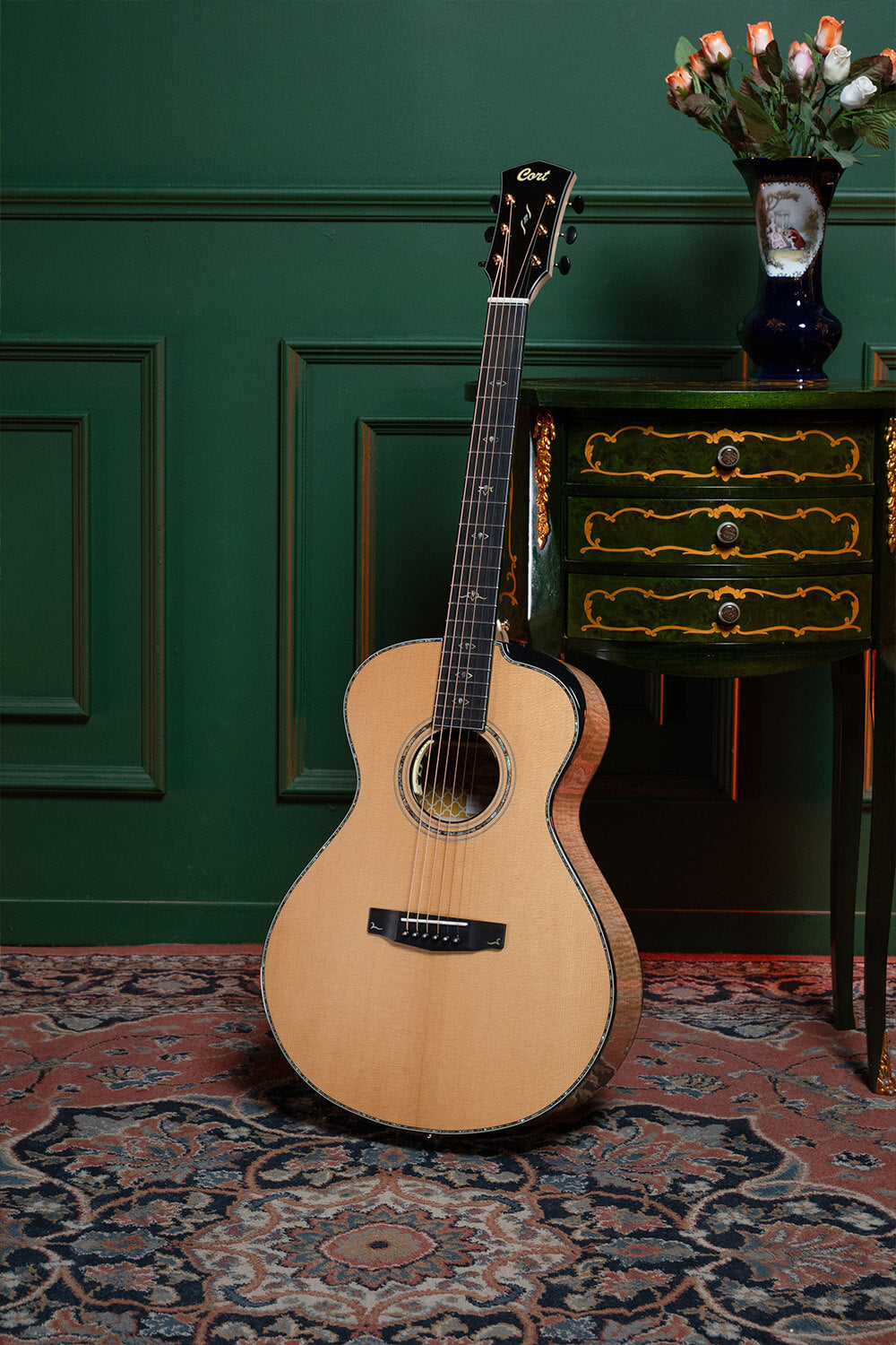 Cort Gold-Passion – Massief Flamed Maple, Engelmann Spruce & L.R. Baggs Anthem