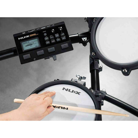 NUX DM-310H All Mesh Head Digitale Drumkit met 10" Snare, 8/8/10 Toms, 12"/14" Cymbals en Hi-Hat Stand