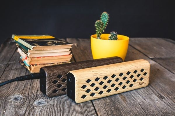 Flight Tiny6 Maple Bluetooth Ukulele Versterker 2x3W met Oplaadbare Batterij en Maple Afwerking