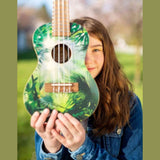 Flight AUC-33 Jungle Concert Ukulele met Spruce Top, Sapele Body en Aquila Nylgut Snaren