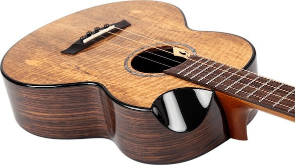 Flight Maia Baritone EQ-A Elektrisch-Akoestische Baritone Ukulele met Solid Mango Top, Rosewood Body en Stalen Snaren