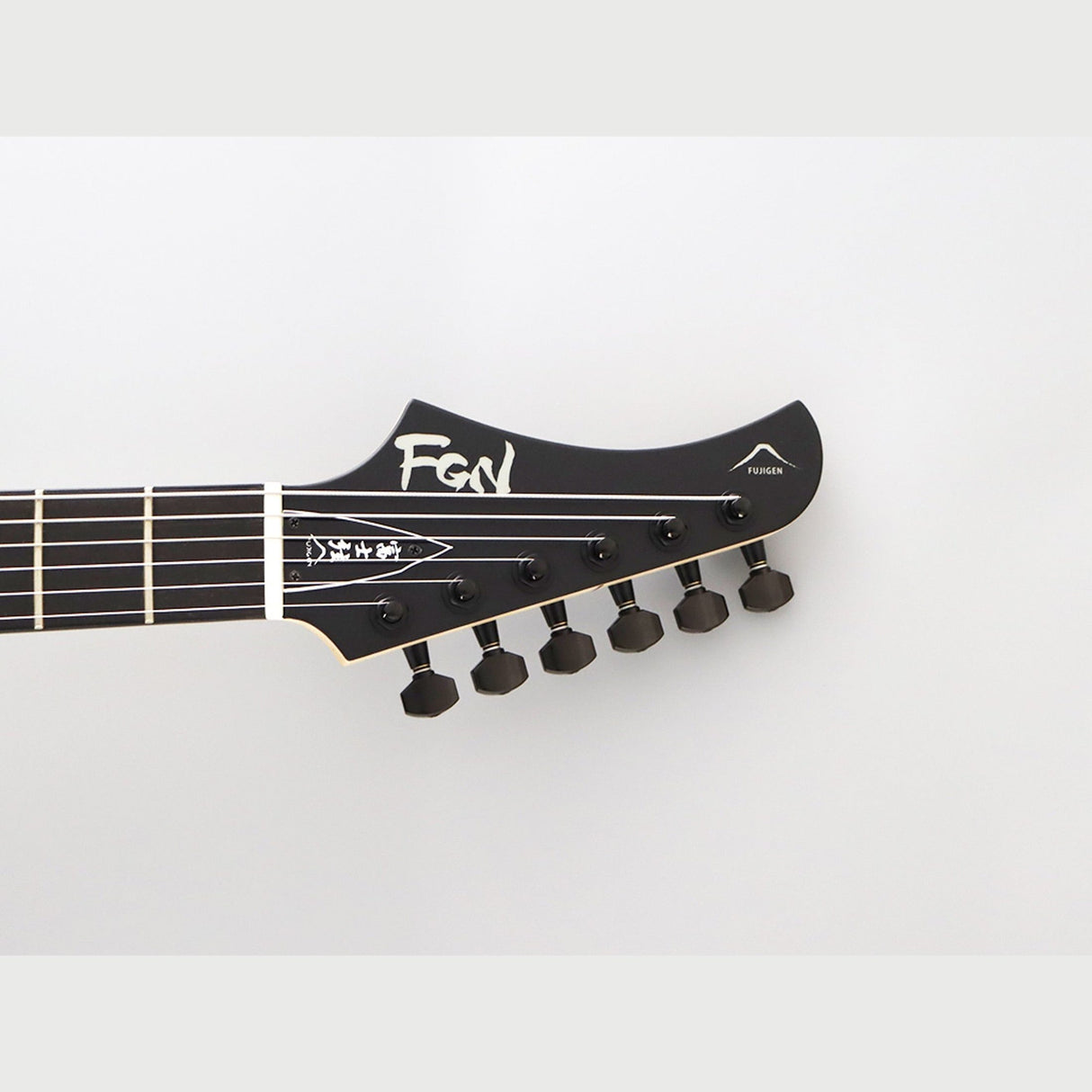 FGN J-Standard Mythic elektrische gitaar Open Pore Black Fishman Fluence