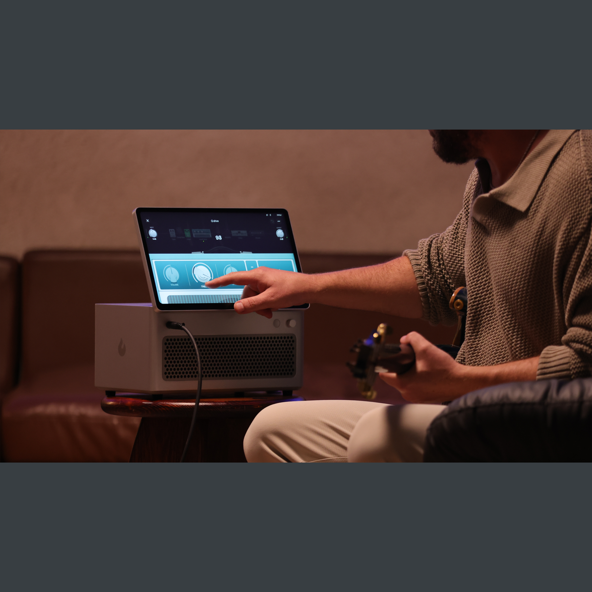 LAVA STUDIO gitaarversterker – 2.1 Audio Systeem, 13.3" Touchscreen, 40W RMS, 30+ lavaAI Amps