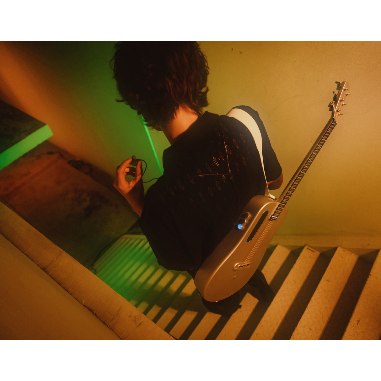 LAVA ME Air Carbon Silver – Smart Gitaar met Airsonic Carbon Fiber & FreeBoost™ Technologie