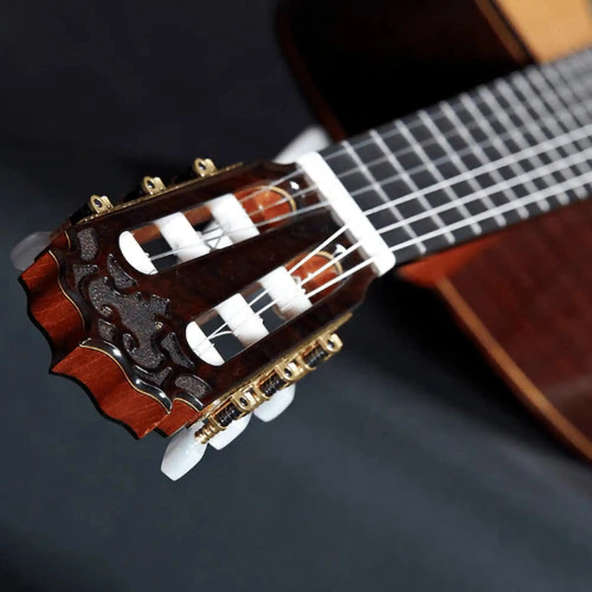 Alhambra José Miguel Moreno Serie C concertgitaar, massief ceder, massief Indiaas palissander