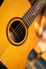 Cort Luxe II Frank Gambale Signature – Massieve Adirondack Top, Flamed Blackwood & Fishman Flex Blend