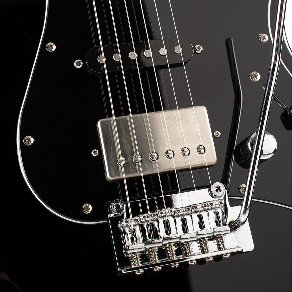 Cort G250SE BK Elektrische Gitaar HSS Linden Roasted Maple Zwart met 2-Punts Tremolo