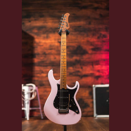 Cort G290 Modern DR Elektrische Gitaar HSS Roasted Maple Dusty Rose met Seymour Duncan TB4