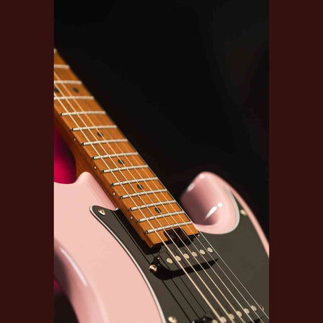 Cort G290 Modern DR Elektrische Gitaar HSS Roasted Maple Dusty Rose met Seymour Duncan TB4