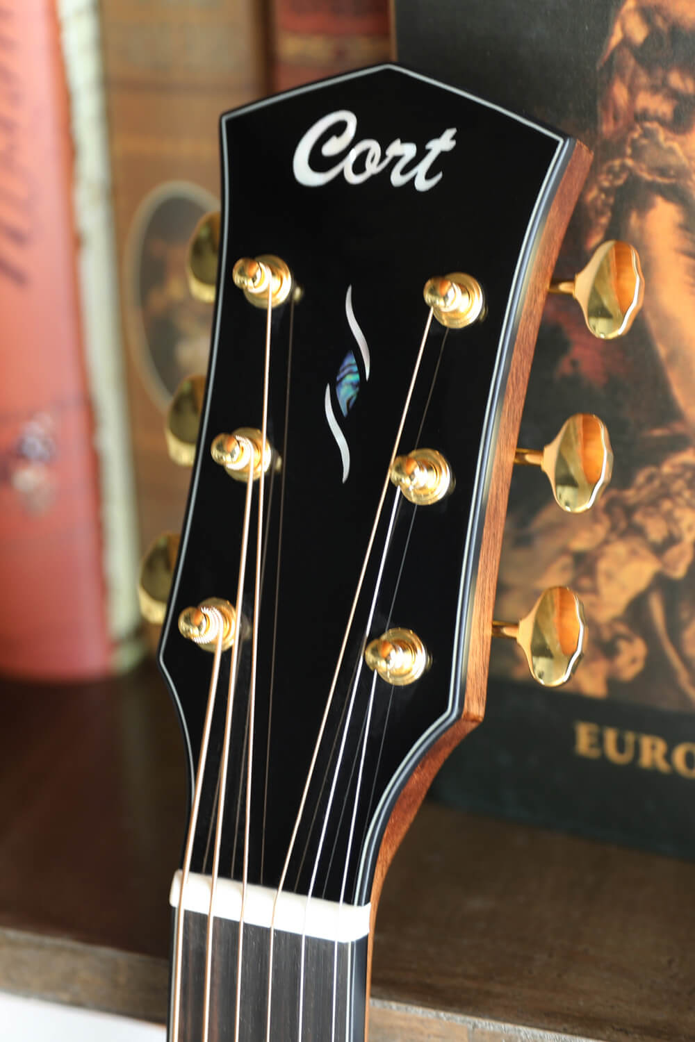 Cort Gold-OC6 – Massief Mahonie, Torrefied Sitka & Fishman Flex Blend