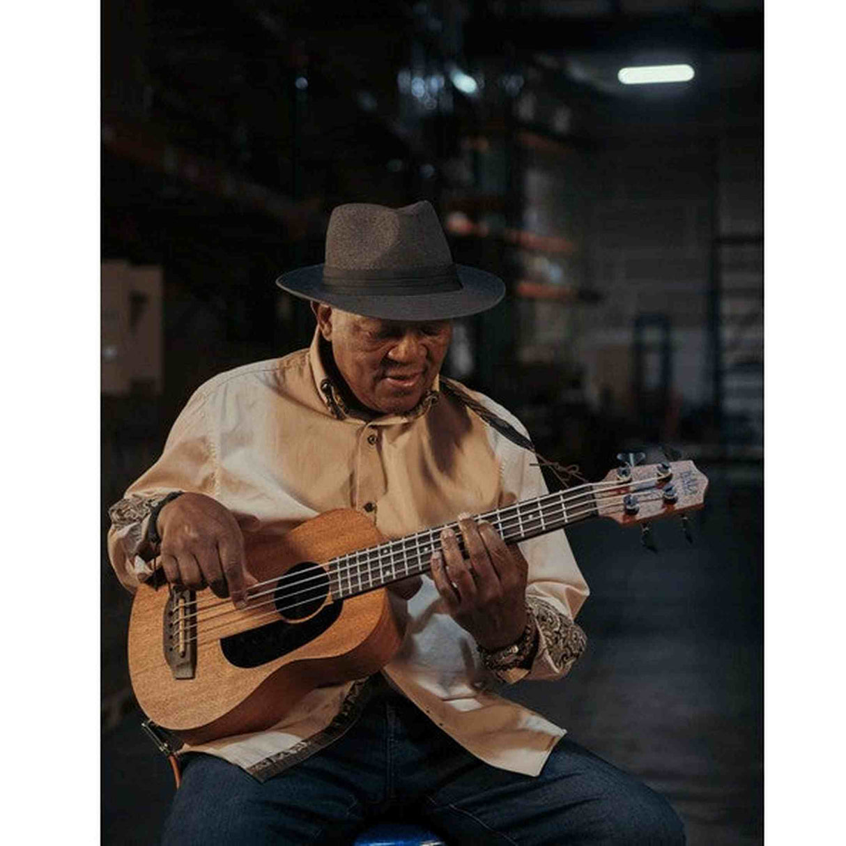 Kala Bakithi Kumalo Signature U•BASS® bas ukulele – Mahonie, Roundwound Snaren, EQ en Custom Gigbag